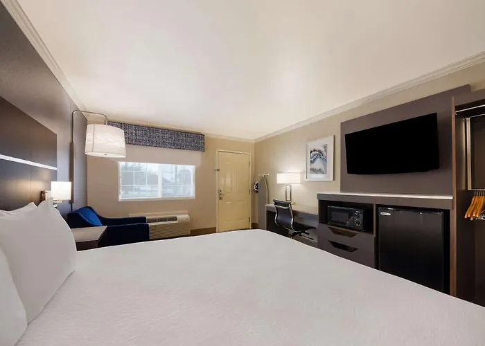 Best Western Inn & Suites Lemoore