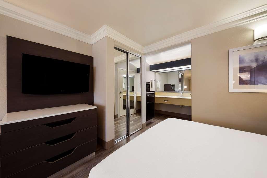 Western & Motel
