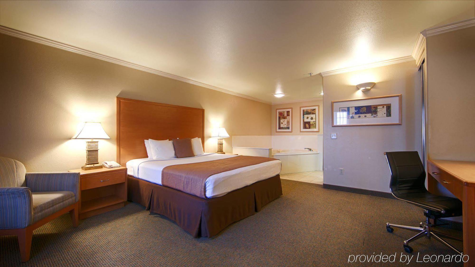 Western & Motel Lemoore