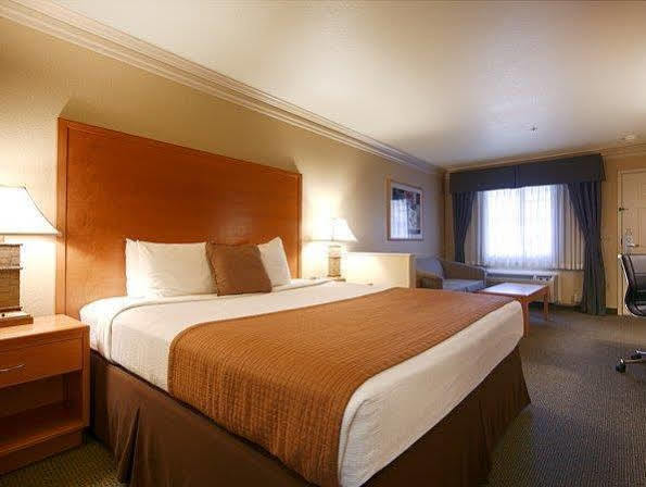 Western & Motel 3*